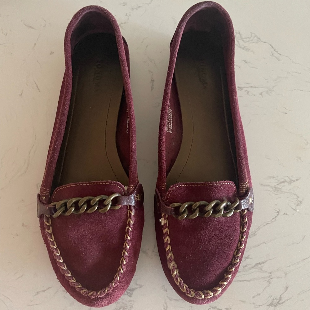 Leather Burgundy Flats with Chain Detail, size 10